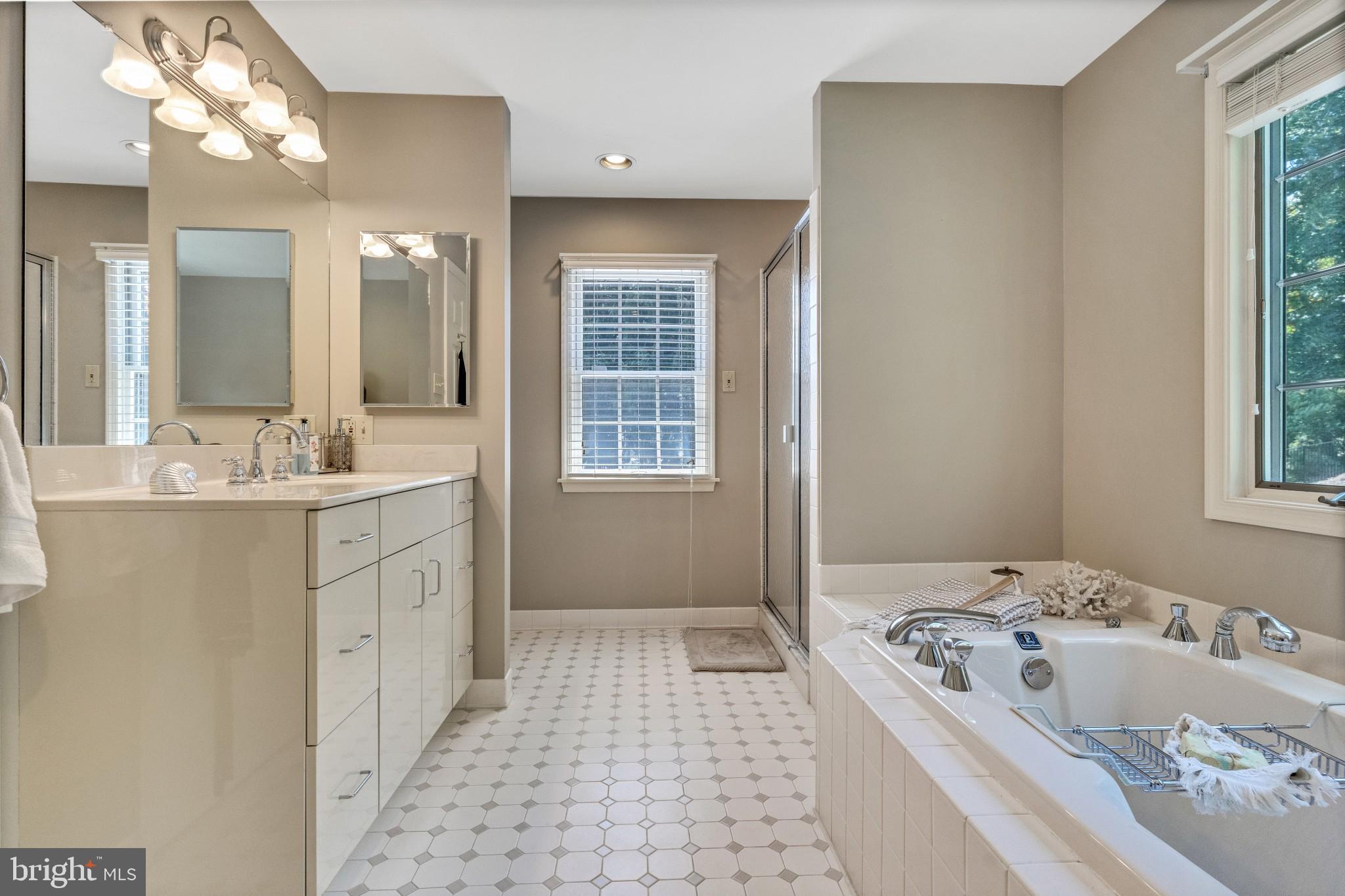 560 Baeder Road Jenkintown, PA 19046 - Photo 25 of 45 ENSUITE MAIN BEDROOM