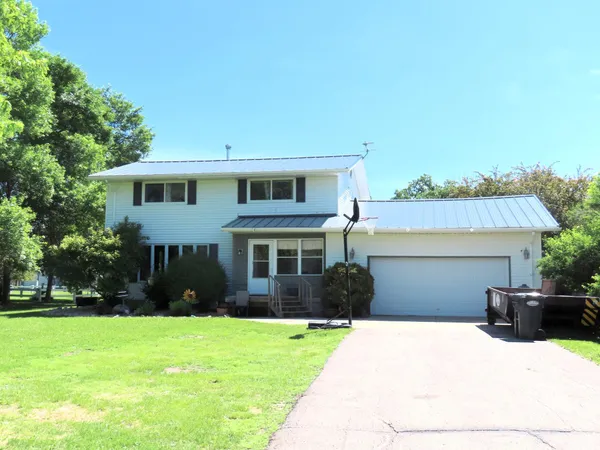 $229,900 | 14920 140th Avenue Northeast, Thief River Falls, MN 56701