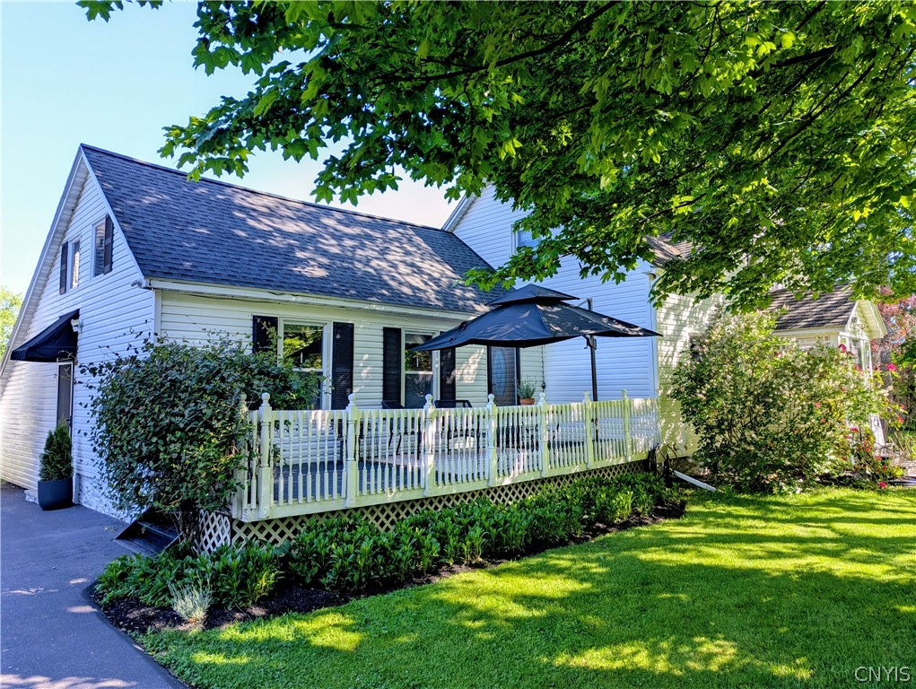 6007 Hamilton Road Syracuse, NY 13212 - Photo 3 of 49