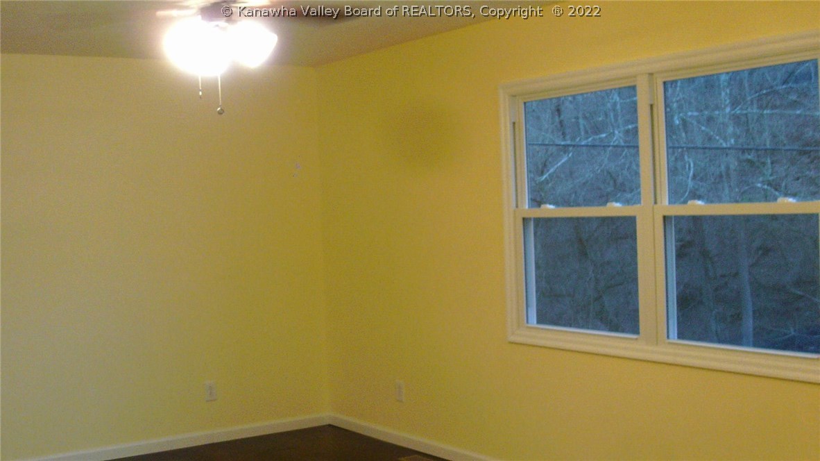 1214 Peach Ridge Road Hurricane, WV 25526 - Photo 4 of 23 Gallery Image 4