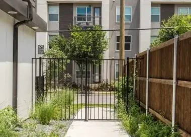 $1,398 | 4001 Roseland Avenue, Dallas, TX 75204