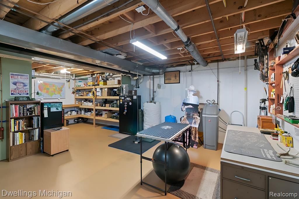 1588 Woodhaven Road Howell, MI 48855 - Photo 49 of 93