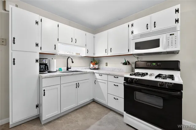 $189,000 | 403 Brody Drive, Utica, NY 13502