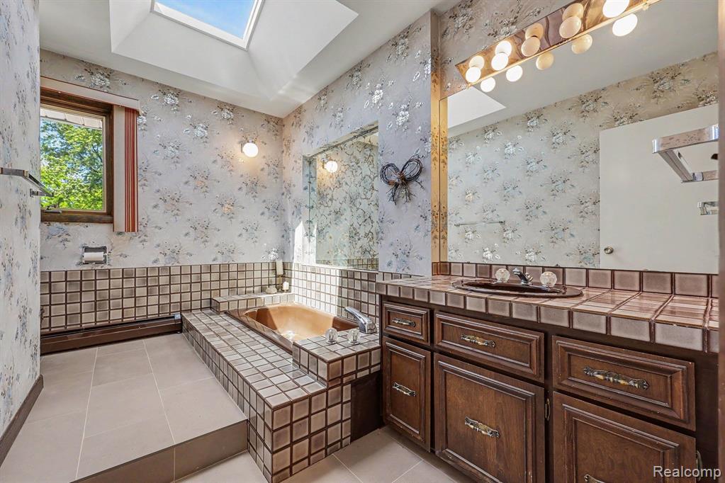 1457 West Avon Road Rochester Hills, MI 48309 - Photo 11 of 42