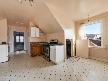 $414,000 | 2712 North Oak Park Avenue, Chicago, IL 60707