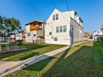 $414,000 | 2712 North Oak Park Avenue, Chicago, IL 60707