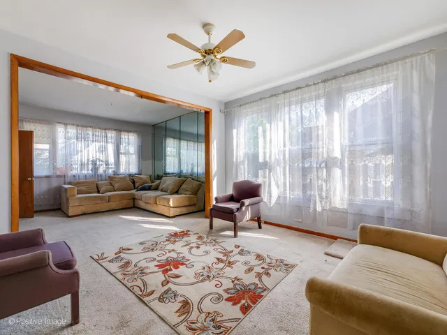 $414,000 | 2712 North Oak Park Avenue, Chicago, IL 60707