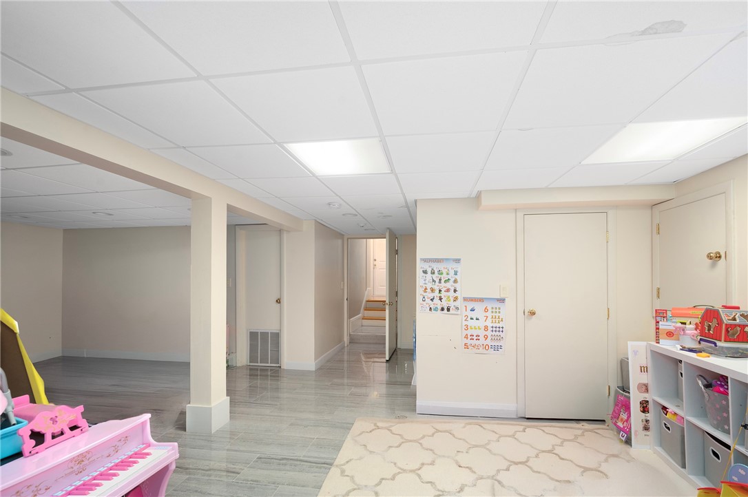 55 Wilbur Road Lincoln, RI 02865 - Photo 25 of 49