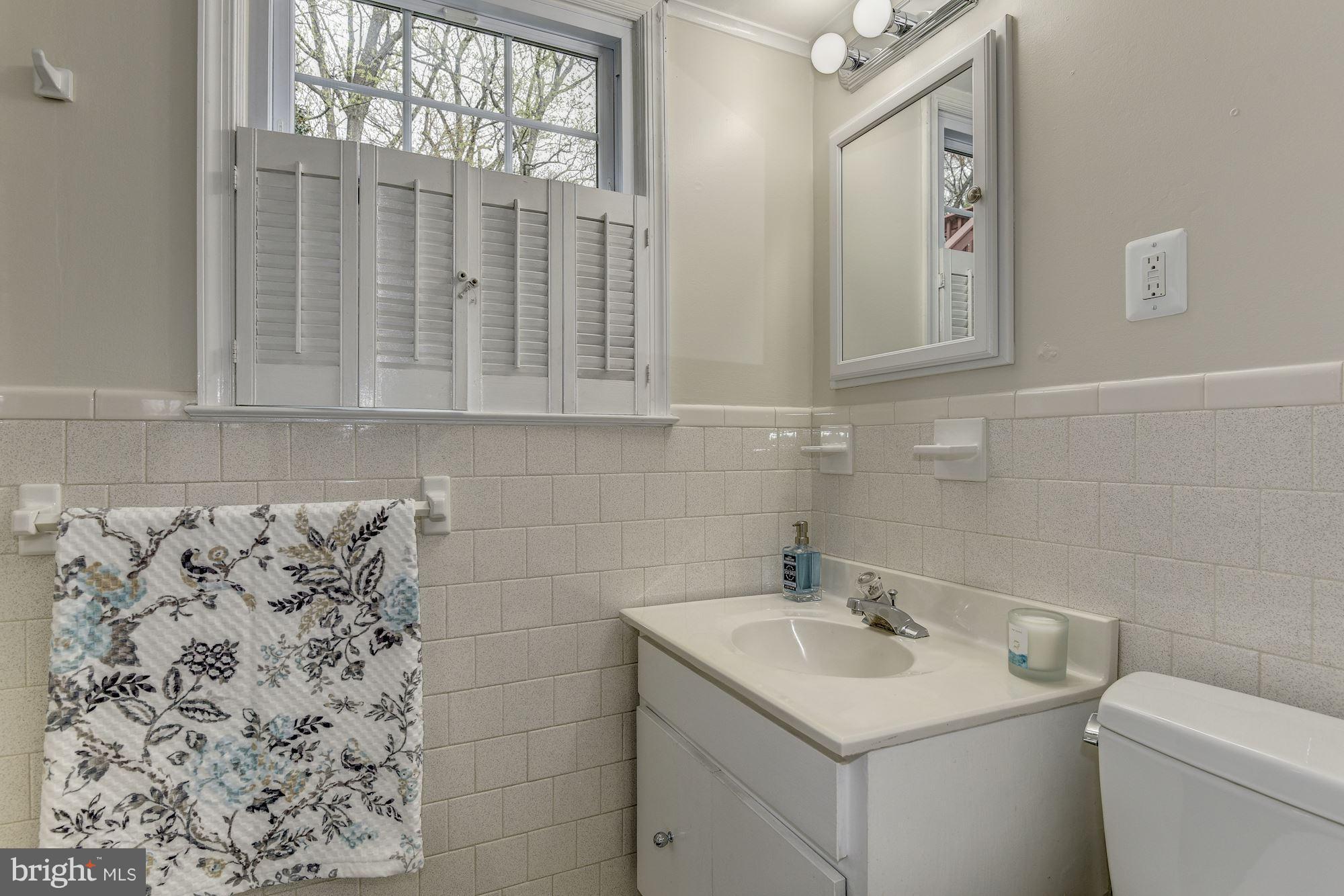 8913 Union Farm Road Alexandria, VA 22309 - Photo 22 of 30 Full bath on lower level