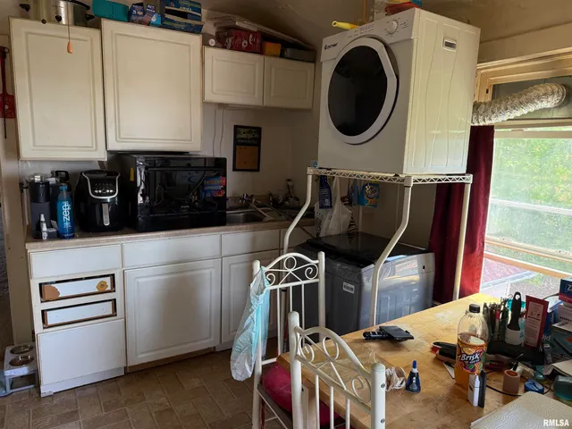 $130,000 | 105-109 Northeast 5th Avenue, Aledo, IL 61231