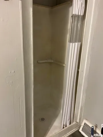 $130,000 | 105-109 Northeast 5th Avenue, Aledo, IL 61231