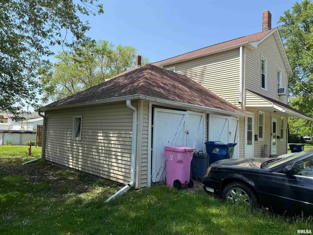 $130,000 | 105-109 Northeast 5th Avenue, Aledo, IL 61231