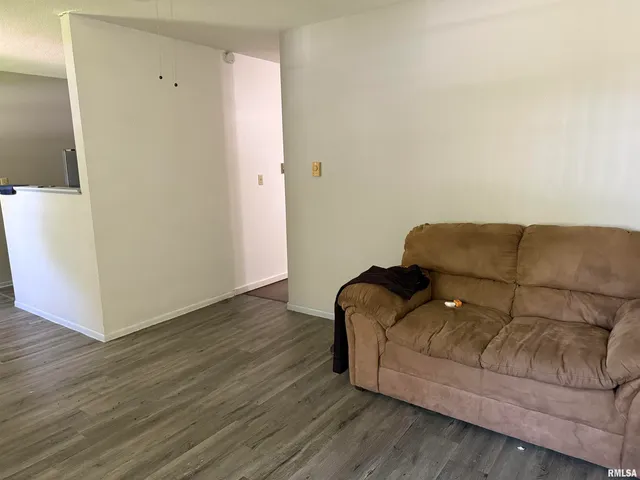 $130,000 | 105-109 Northeast 5th Avenue, Aledo, IL 61231