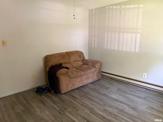 $130,000 | 105-109 Northeast 5th Avenue, Aledo, IL 61231