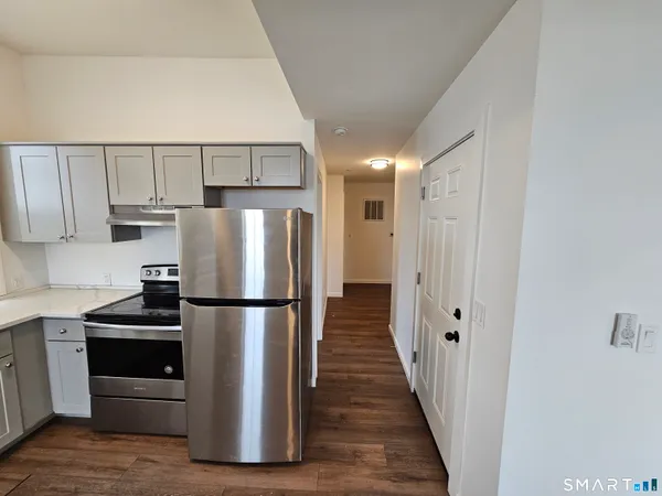 $1,854 | 94-96 Edwards Street, Unit 2A, Hartford, CT 06120