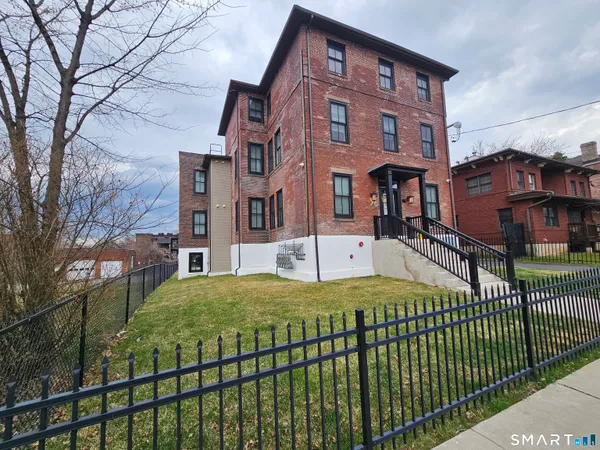 $1,854 | 94-96 Edwards Street, Unit 2A, Hartford, CT 06120