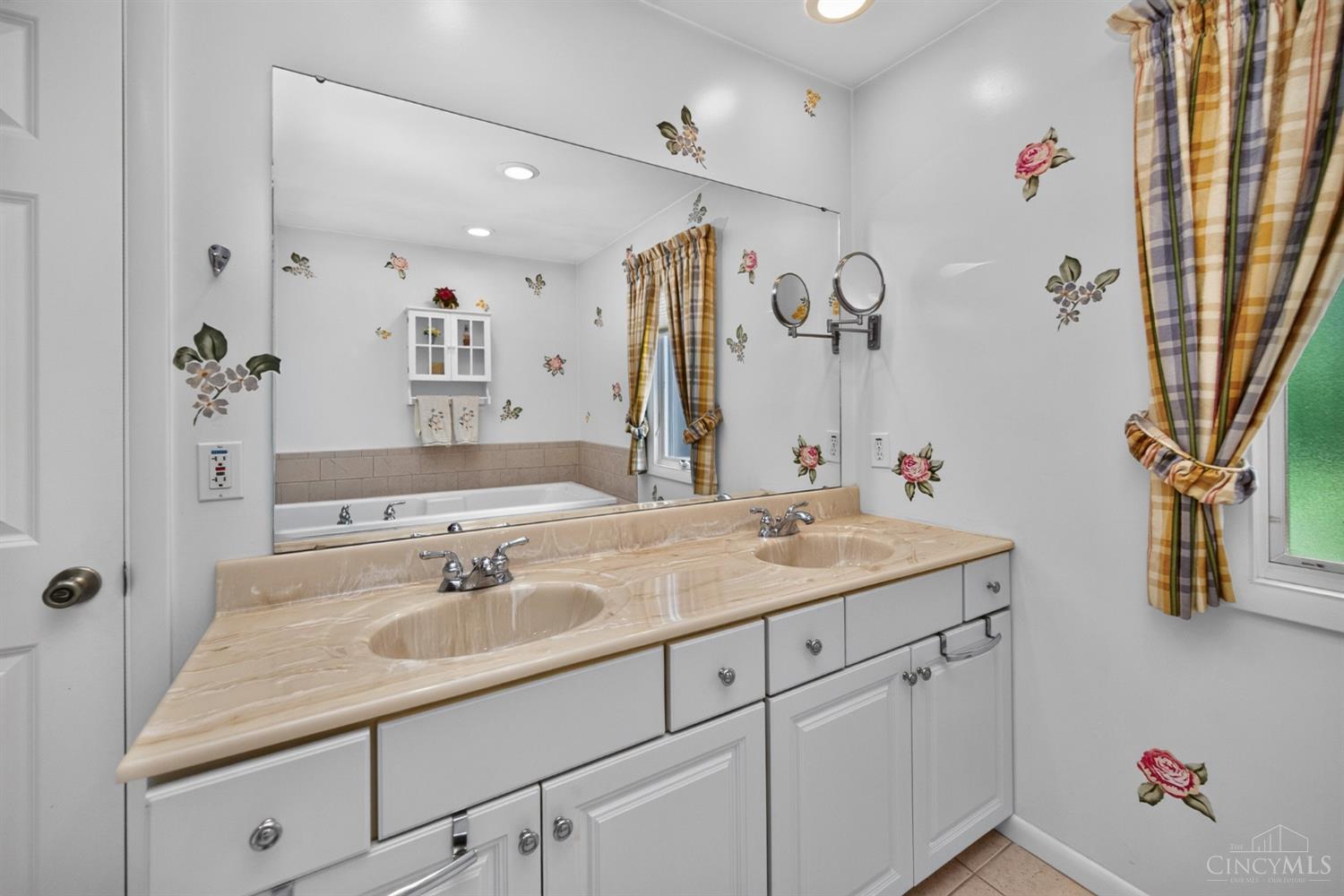3078 Ebenezer Road Cincinnati, OH 45233 - Photo 27 of 51