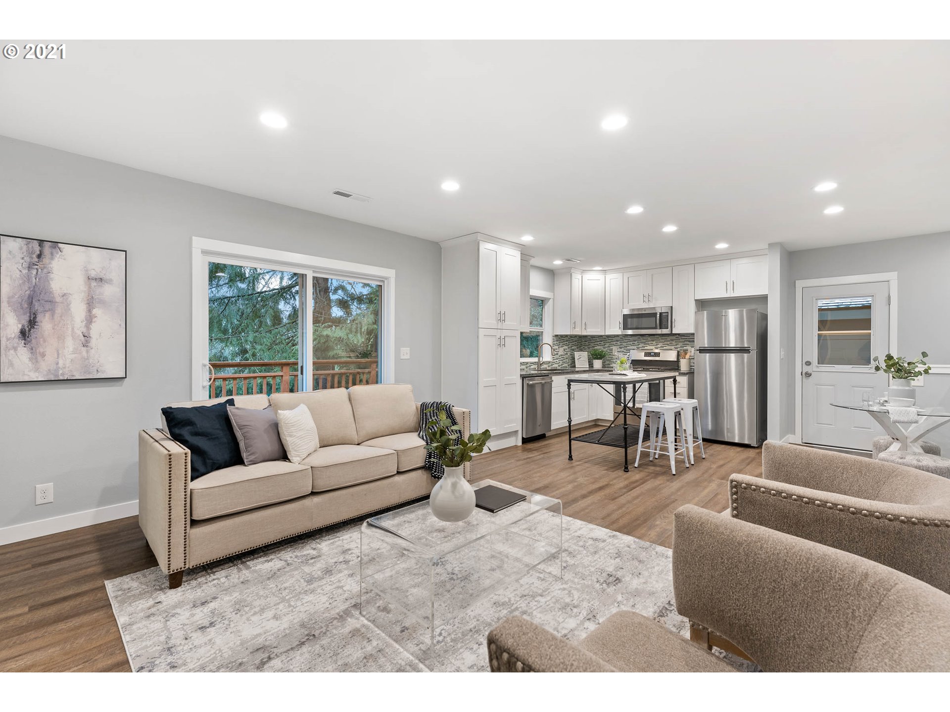 7102 Southwest Capitol Hill Road Portland, OR 97219 - Photo 2 of 21 Gallery Image 2