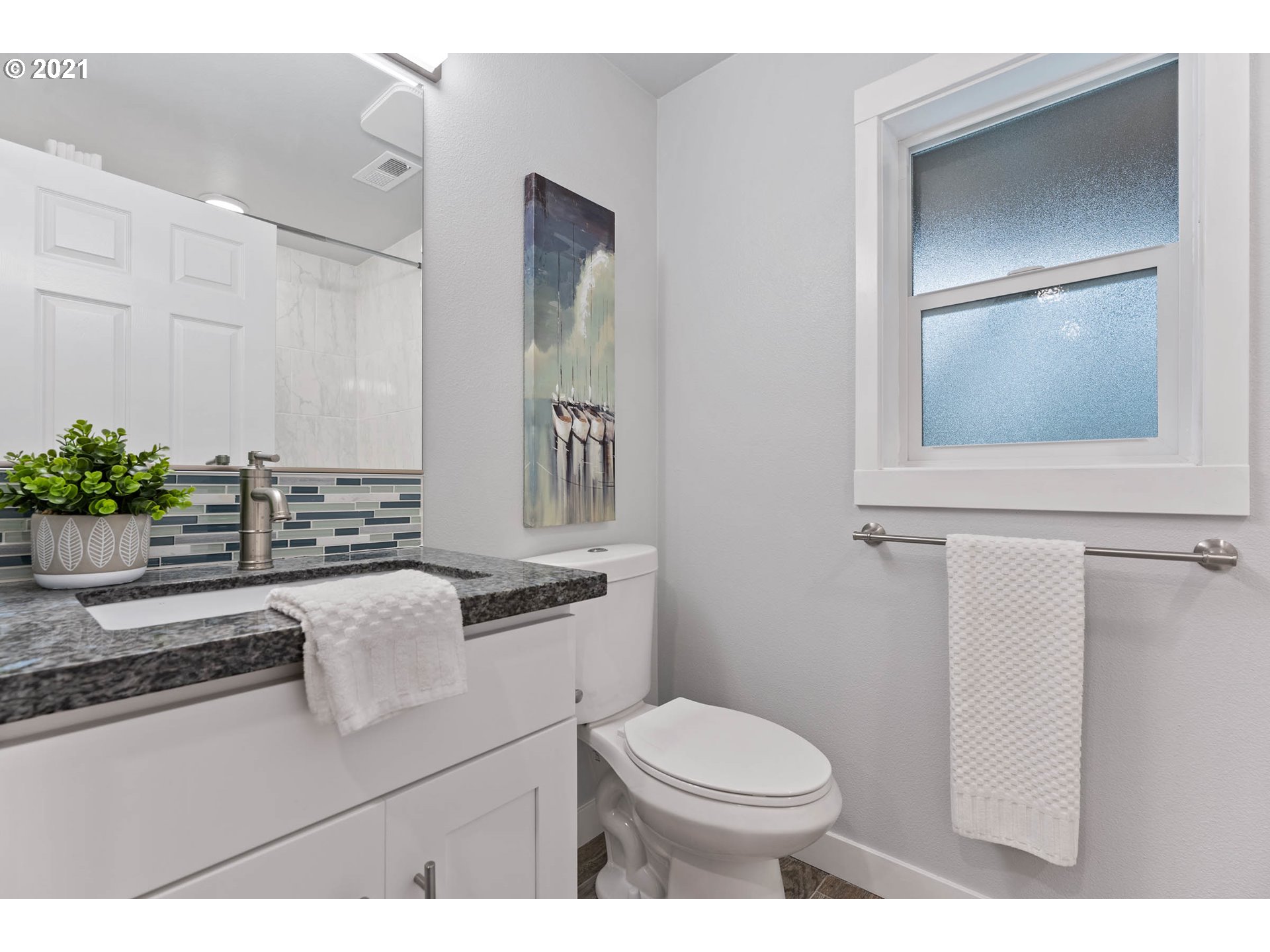 7102 Southwest Capitol Hill Road Portland, OR 97219 - Photo 13 of 21 Gallery Image 13