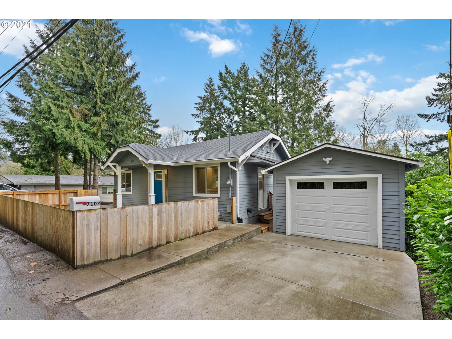 7102 Southwest Capitol Hill Road Portland, OR 97219 - Photo 20 of 21 Gallery Image 20
