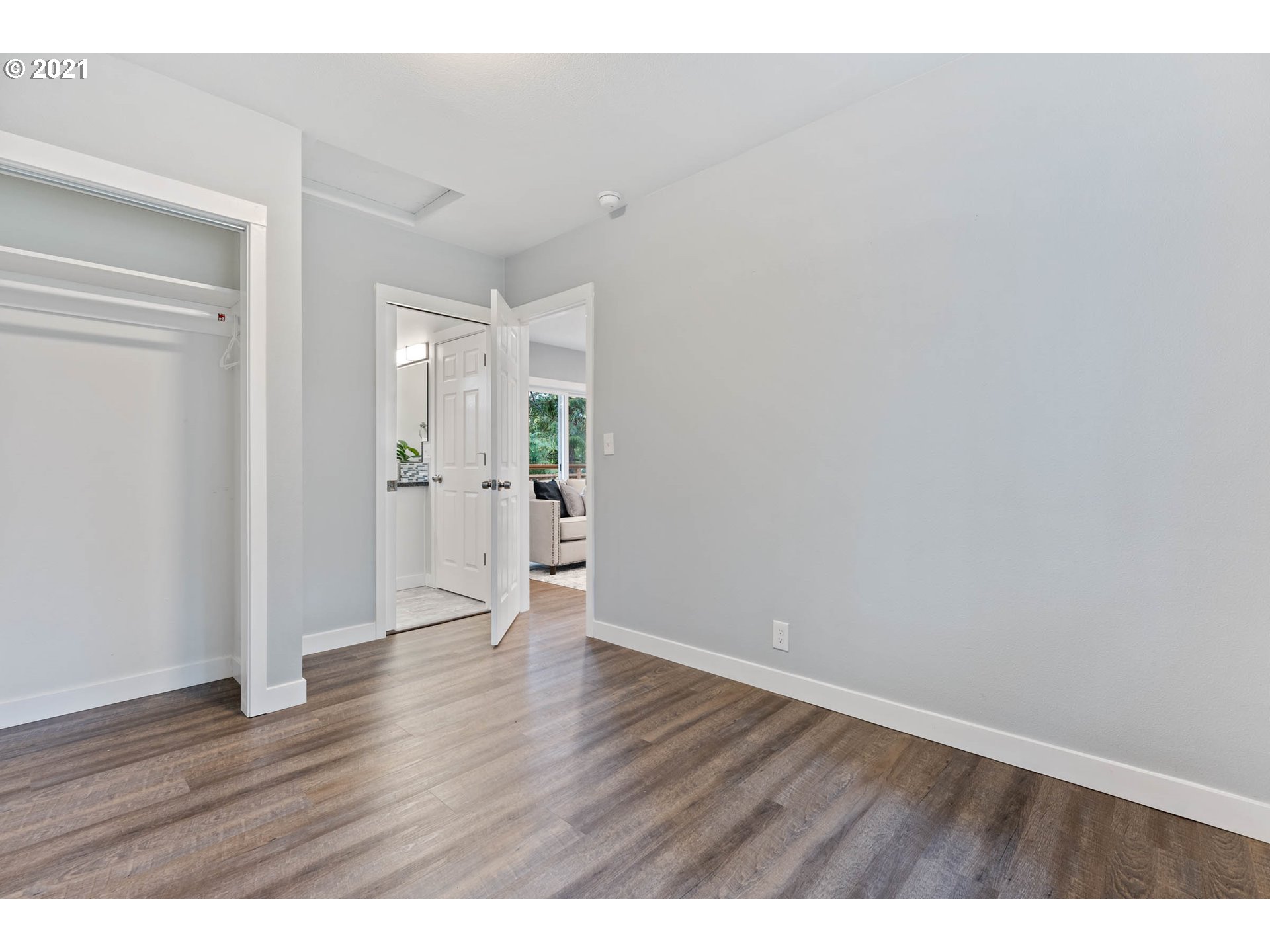 7102 Southwest Capitol Hill Road Portland, OR 97219 - Photo 7 of 21 Gallery Image 7