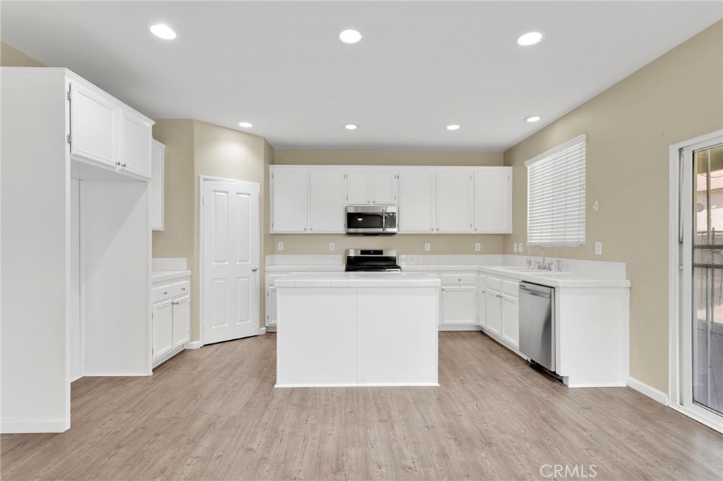 14605 Hummingbird Road Victorville, CA 92394 - Photo 25 of 66