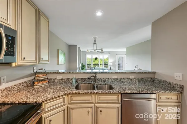 $380,000 | 29 Rotunda Circle, Asheville, NC 28806