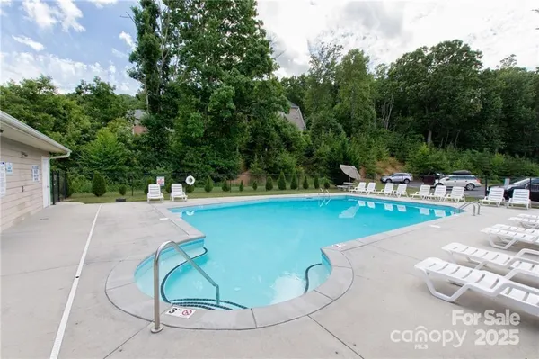 $380,000 | 29 Rotunda Circle, Asheville, NC 28806