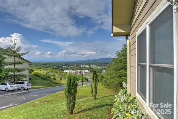 $380,000 | 29 Rotunda Circle, Asheville, NC 28806