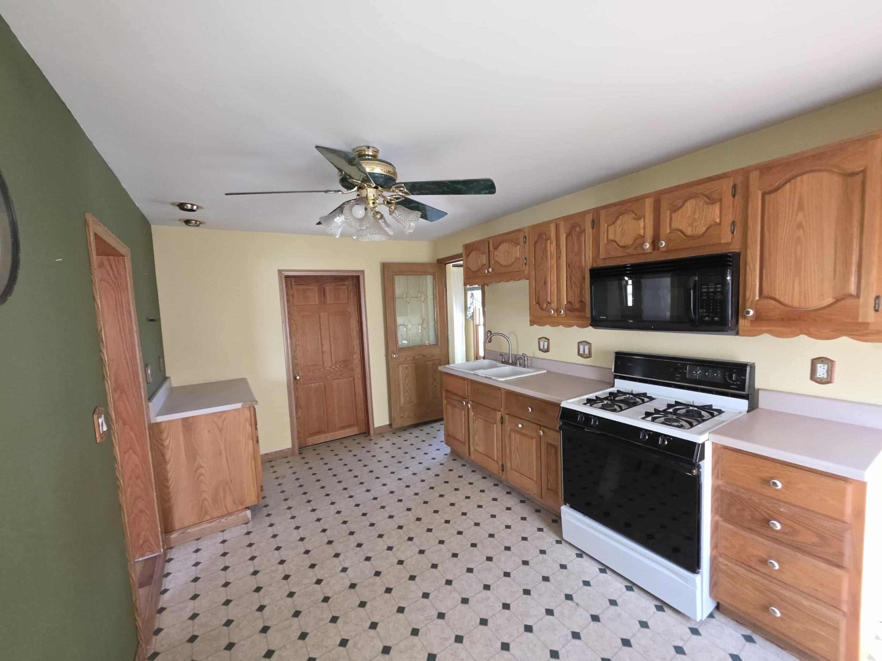 954 East Spring Street St. Marys, OH 45885 - Photo 3 of 11