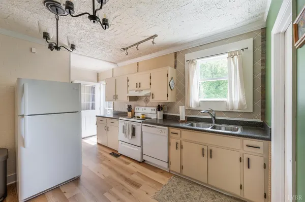 $244,900 | 270 Rothwood Road, Monroe, VA 24574