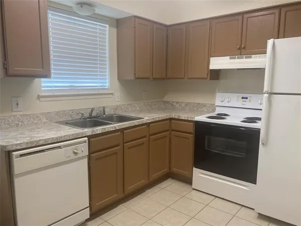 $1,200 | 2826 Wimbledon Court, Unit D, Garland, TX 75041