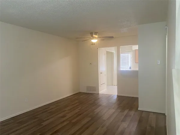 $1,200 | 2826 Wimbledon Court, Unit D, Garland, TX 75041