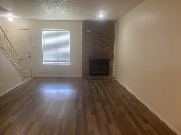 $1,200 | 2826 Wimbledon Court, Unit D, Garland, TX 75041