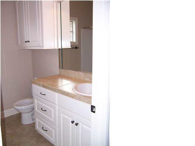 129 Hanover Street Madison, MS 39110 - Photo 11 of 11 Hall bath