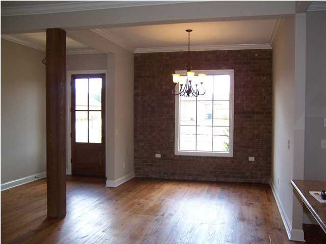 129 Hanover Street Madison, MS 39110 - Photo 3 of 11 Brick in dining room