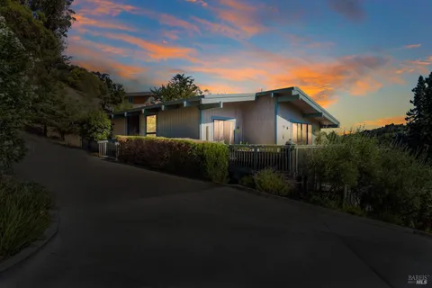 $1,750,000 | 70 Essex Street, San Anselmo, CA 94960