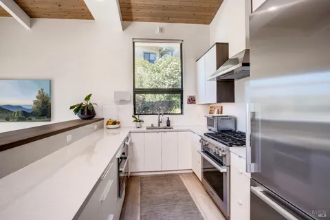 $1,750,000 | 70 Essex Street, San Anselmo, CA 94960