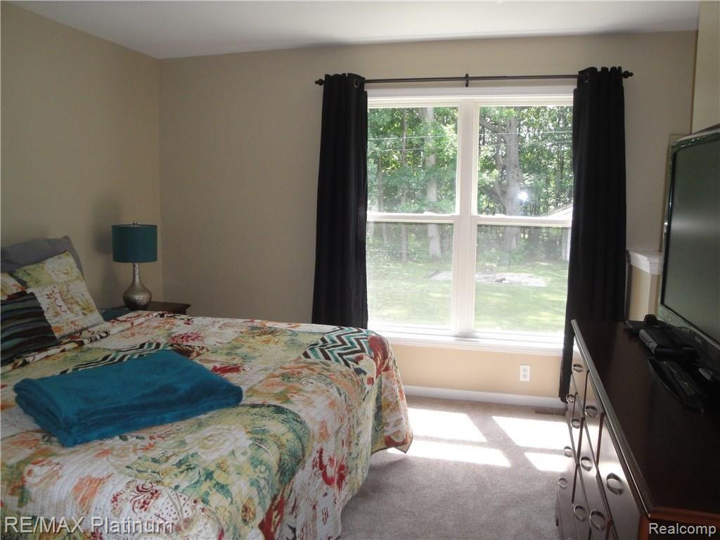 1201 Oakcrest Road Howell, MI 48843 - Photo 25 of 57 Owners suite