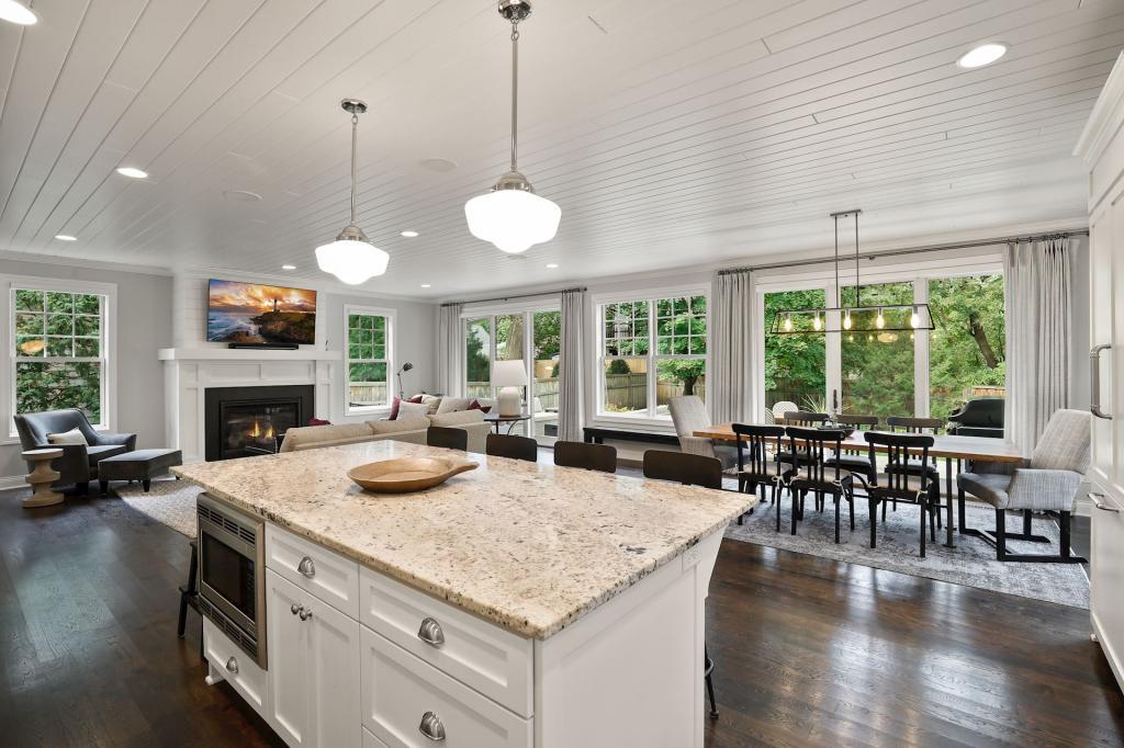 20400 Western Road Deephaven, MN 55331 - Photo 11 of 40