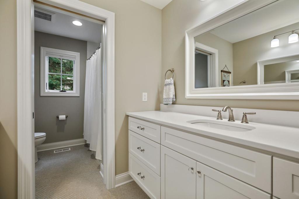 20400 Western Road Deephaven, MN 55331 - Photo 21 of 40