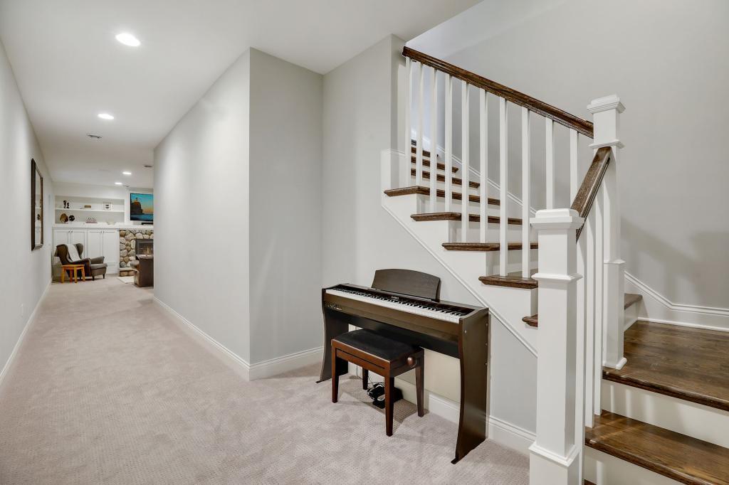 20400 Western Road Deephaven, MN 55331 - Photo 25 of 40