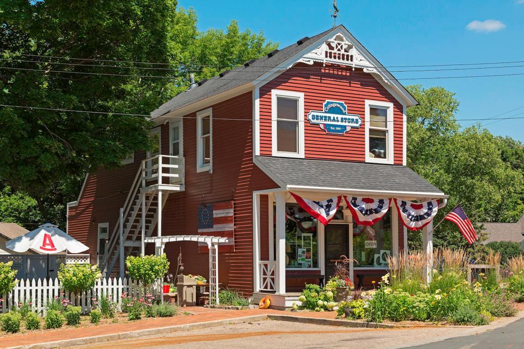 20400 Western Road Deephaven, MN 55331 - Photo 34 of 40