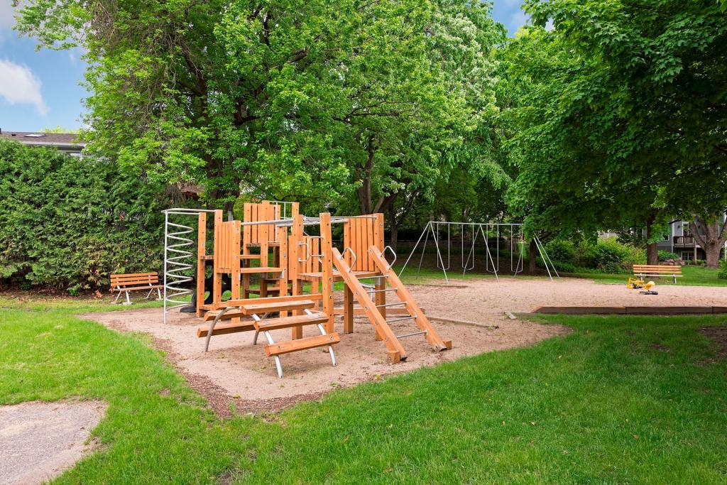 20400 Western Road Deephaven, MN 55331 - Photo 39 of 40