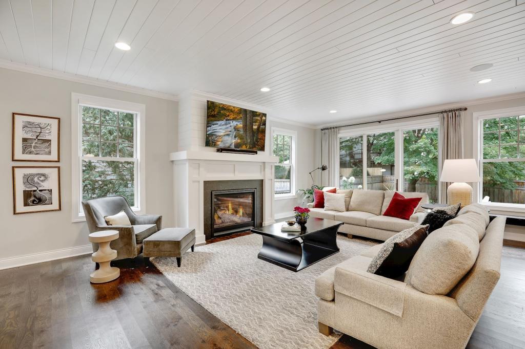 20400 Western Road Deephaven, MN 55331 - Photo 5 of 40