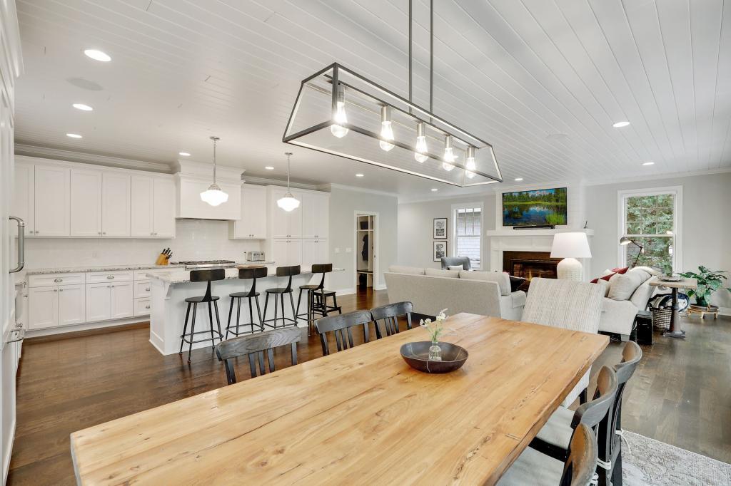 20400 Western Road Deephaven, MN 55331 - Photo 8 of 40