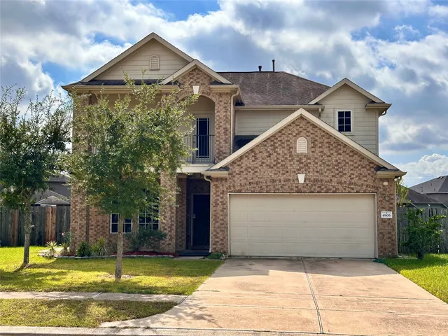 $344,990 | 4806 East Cres Lake Circle, Baytown, TX 77521