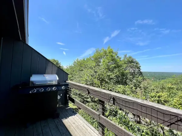 $299,900 | 248 High Pass Way, Tannersville, PA 18372