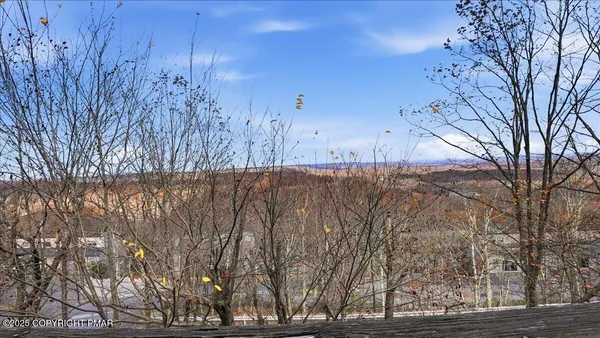 $299,900 | 248 High Pass Way, Tannersville, PA 18372
