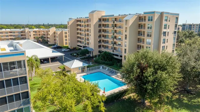 a view of a multi story building